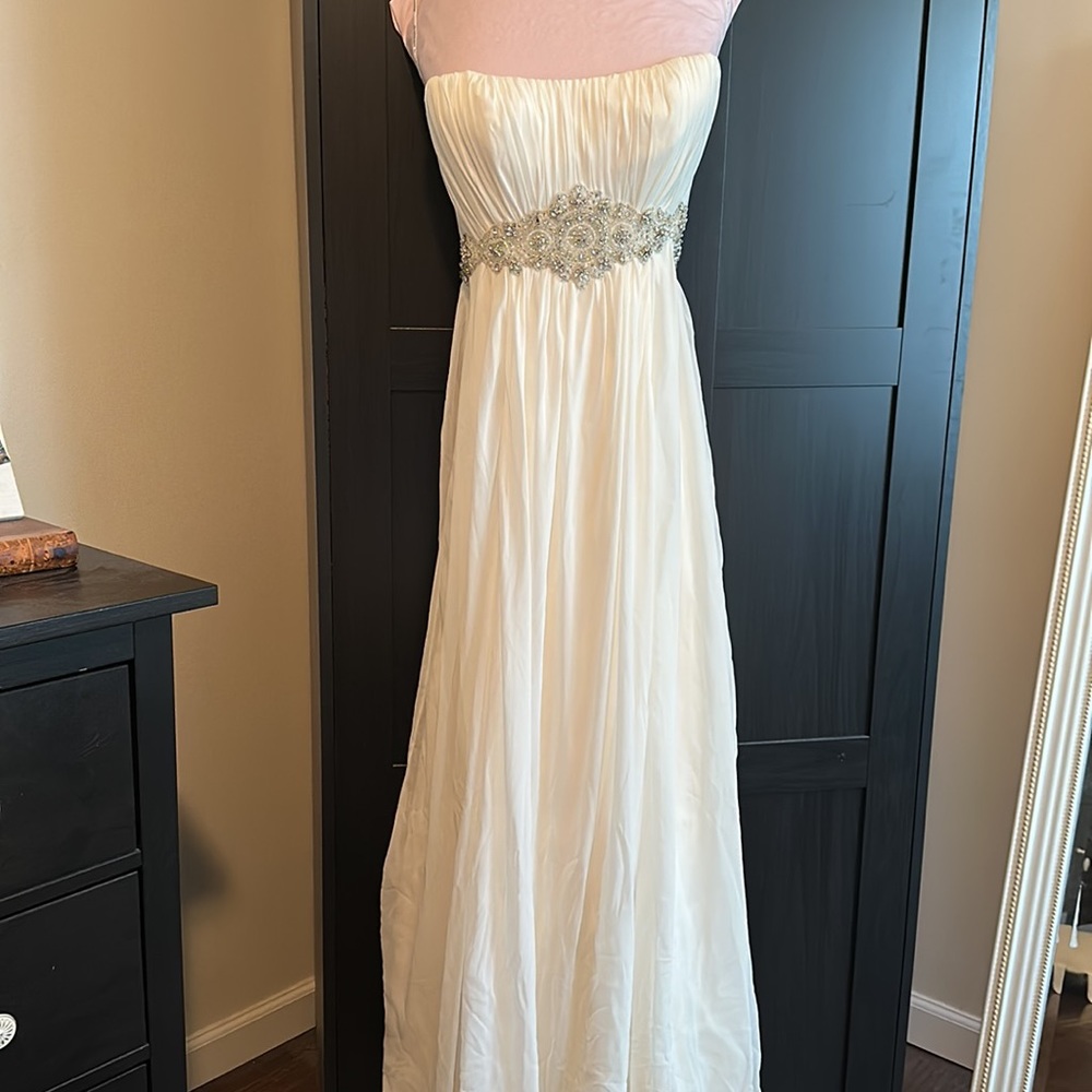 Maggie Sottero wedding dress - Picture 3 of 8